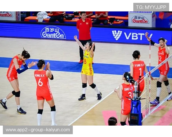 中国女排对战塞尔维亚：关键局惊险取胜